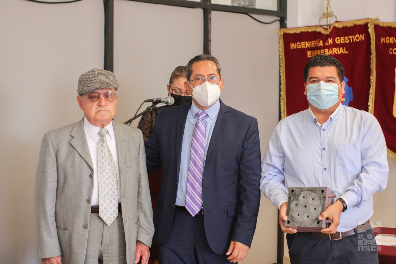 Empresa Carrplast dona material al TECNM CIUDAD HIDALGO
