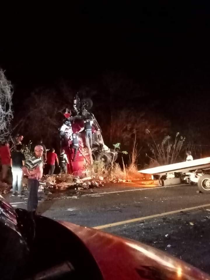 Saldo de cinco muertos y dos personas lesionadas; en choque