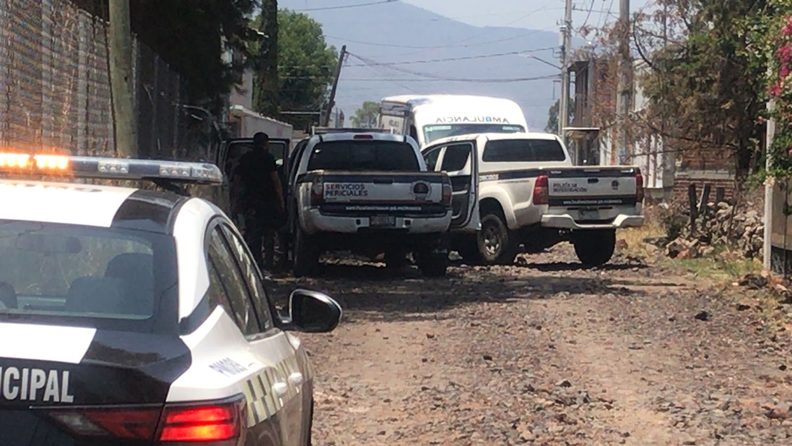 Localizan a un hombre muerto lapidado