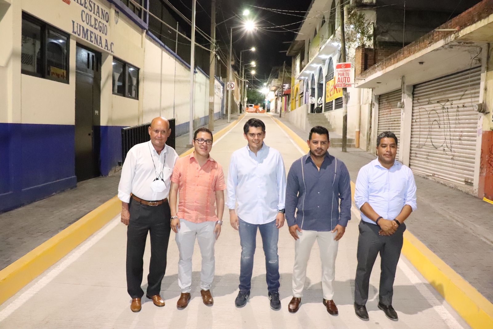 Inaugura Toño Ixtláhuac pavimentación de la calle Ignacio López Rayón poniente