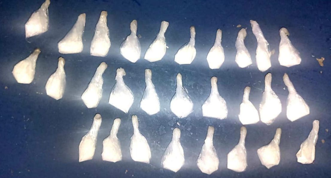 SSP asegura a presunto distribuidor de droga al servicio de célula delictiva, en Apatzingán.