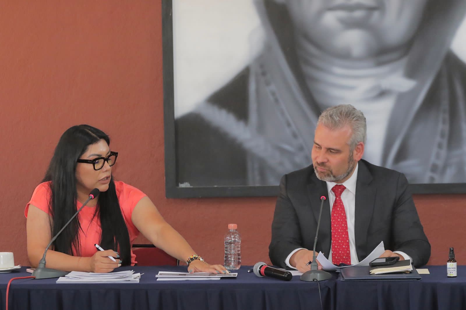 Michoacán, único estado del país en atender desplazamiento forzado: Bedolla.