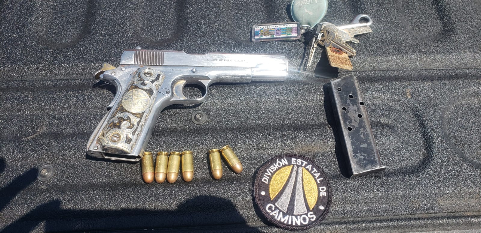 SSP detiene a dos en posesión de un arma de fuego y vehículo robado, en Zamora.