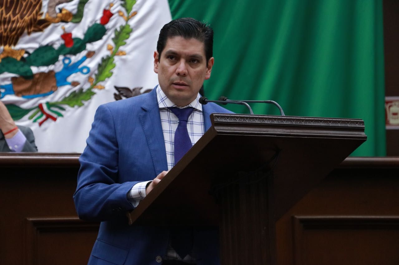 Llama Ernesto Núñez a analizar propuesta que regula libre expresión y manifestación en Michoacán.