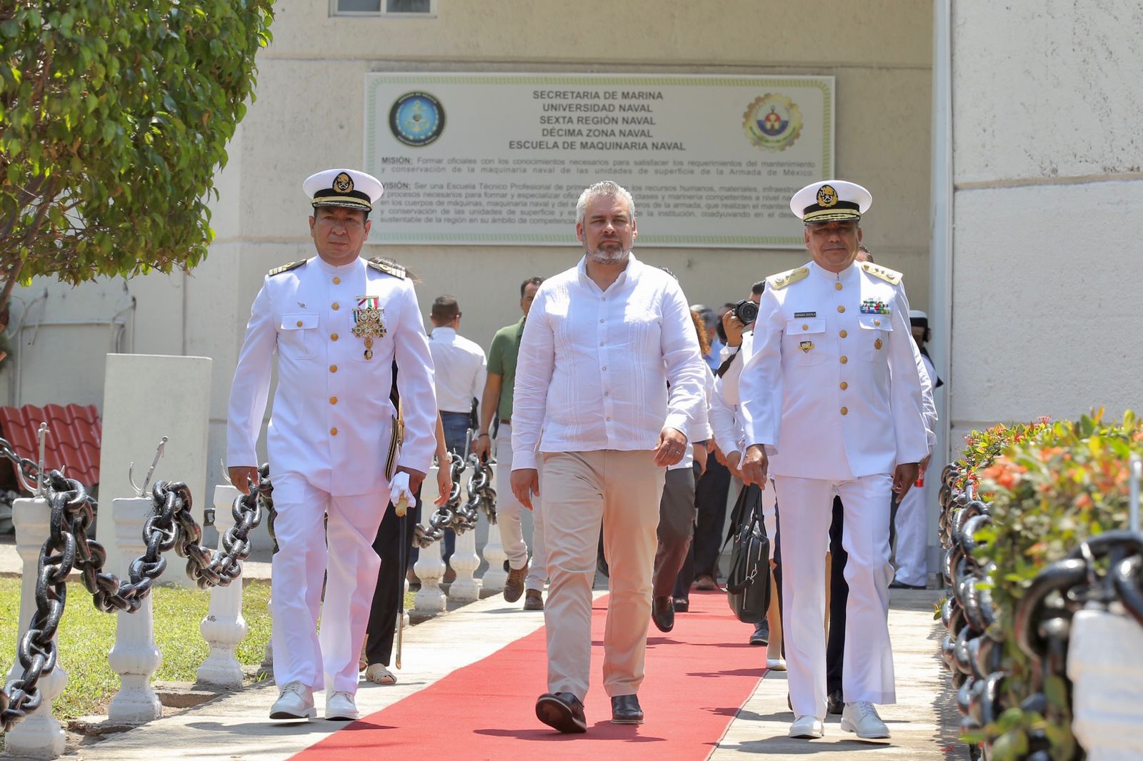 Reconoce Bedolla esfuerzo de las Fuerzas Armadas en construcción de paz y bienestar.