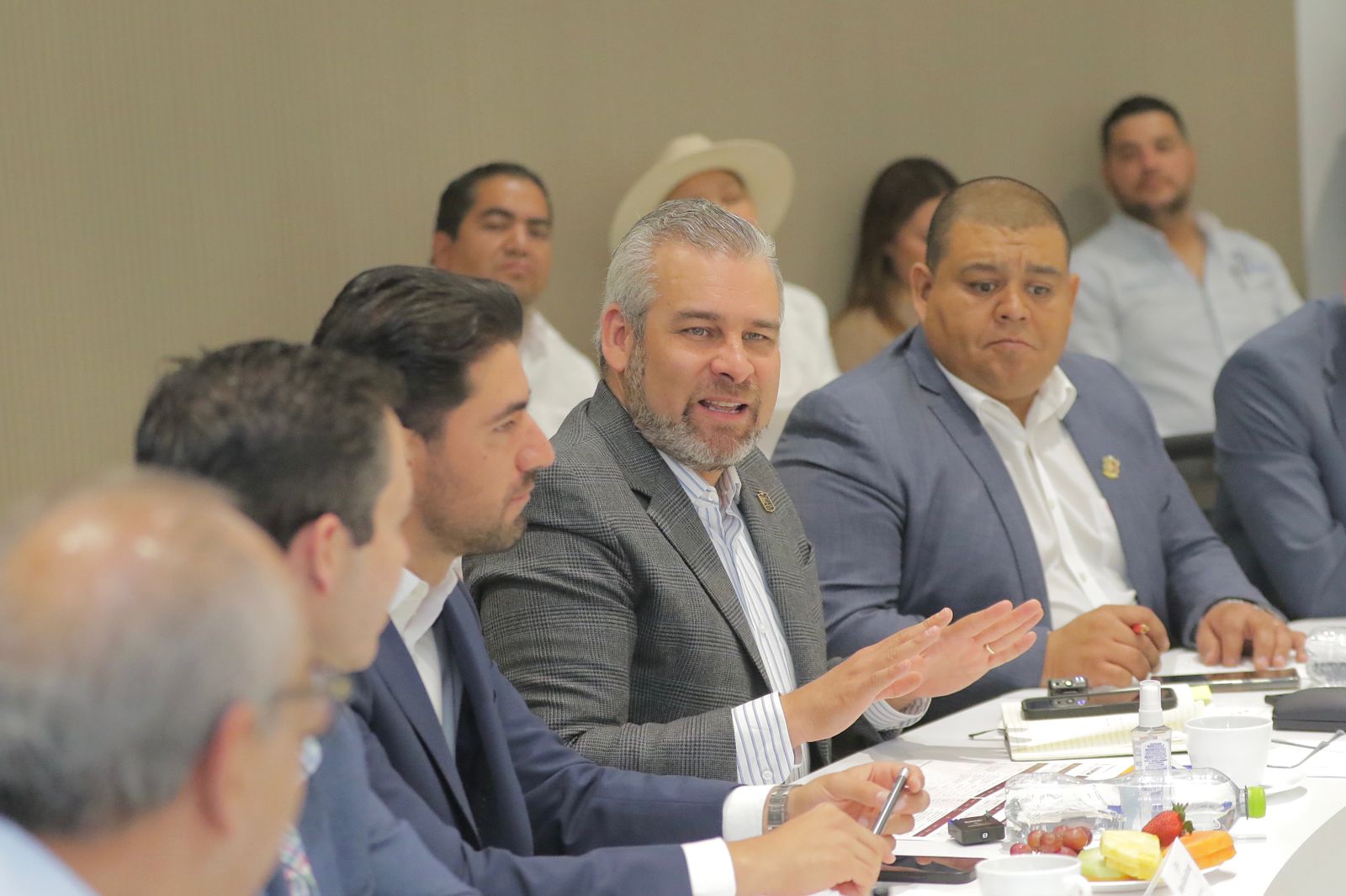Presentan al Gobernador, megaproyecto urbano para la región Ciénega de Chapala.