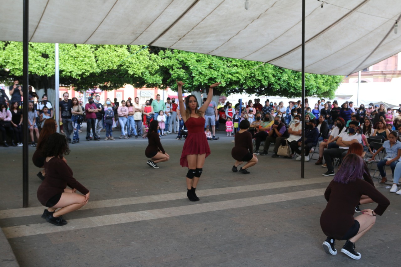 El Ayuntamiento de Hidalgo realizó el Domingo de Grandeza Cultural, celebrando el Día Internacional de la Danza. 