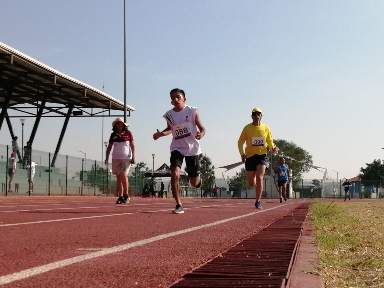 Gobierno de Morelia rehabilitará pista sintética del Complejo Deportivo Bicentenario