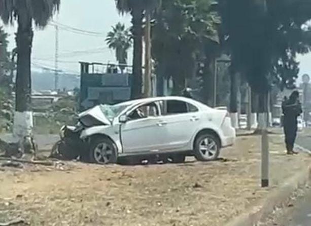 Saldo de una mujer muerta y dos personas más lesionadas, al registrarse un choque volcadura