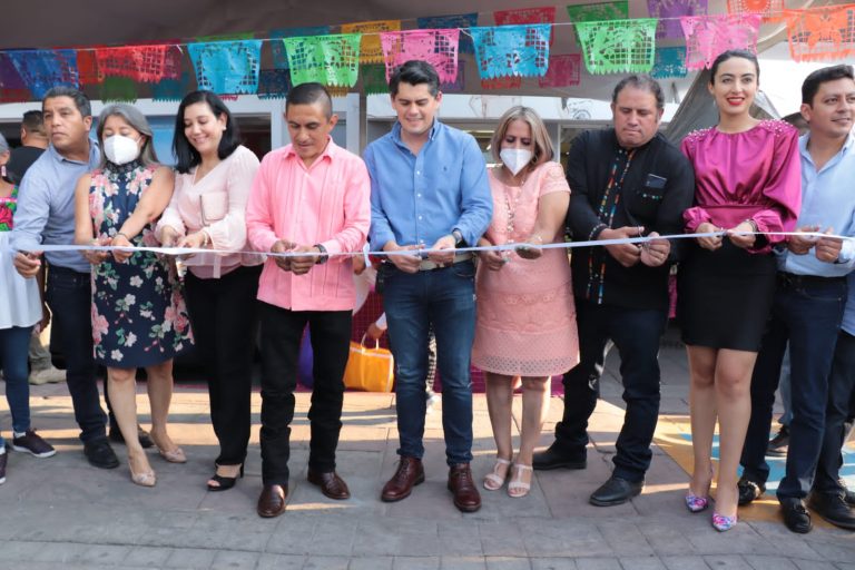 Inaugura el alcalde Toño Ixtláhuac el primer Encuentro Artesanal y Cultural entre Zitácuaro y Oaxaca