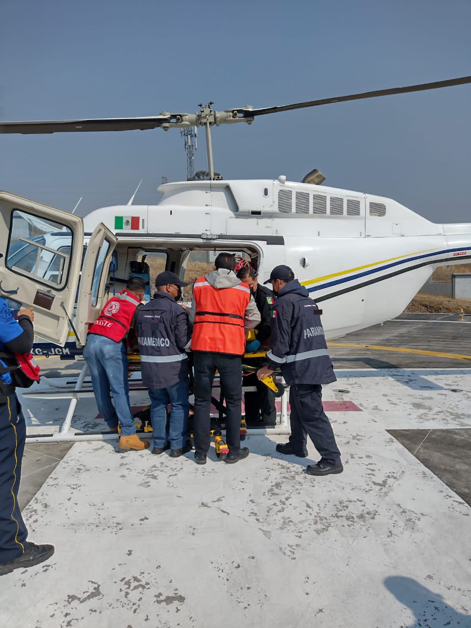 SSP traslada vía aérea a mujer con complicaciones en su embarazo, en Buenavista