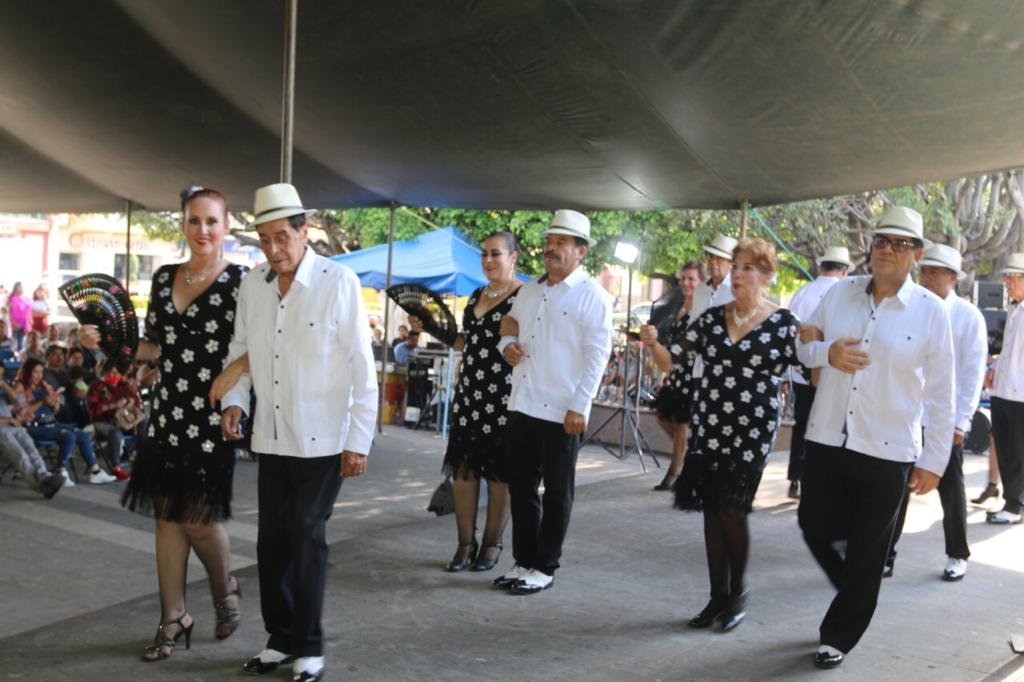 Con un programa socio-cultural el ayuntamiento de Hidalgo realizó el festejo del Día de la madre y el maestro