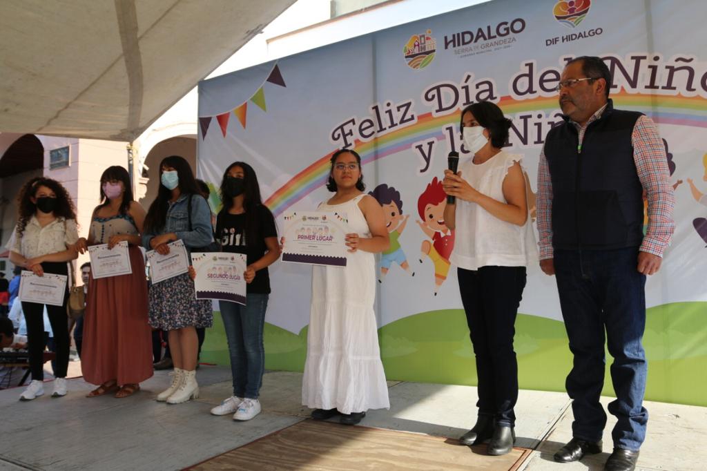 José Luis Téllez y Graciela Guzmán presidieron el festejo del Día del Niño