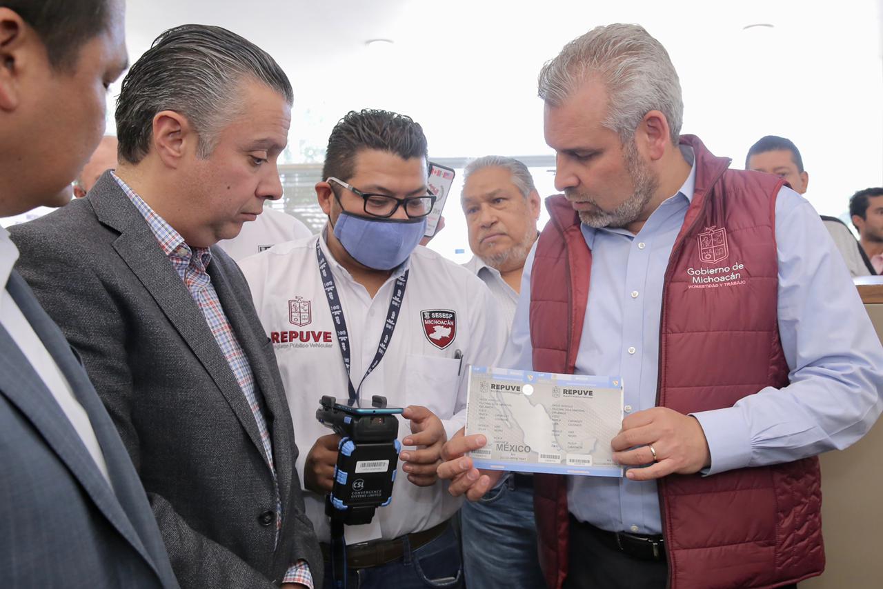 Arranca Bedolla regularización de vehículos de procedencia extranjera en Michoacán.