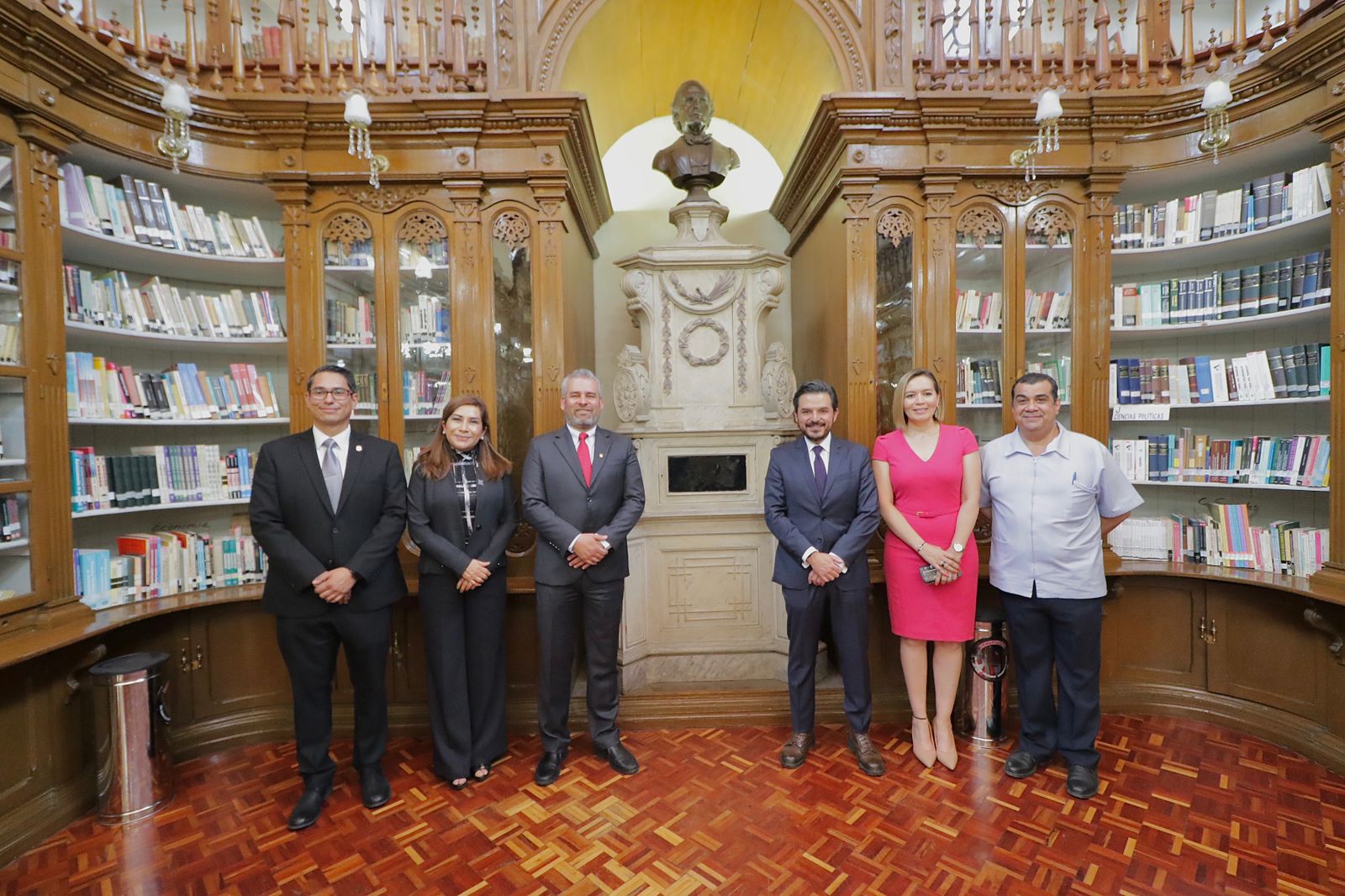 Asiste Bedolla a evento por Natalicio de Don Miguel Hidalgo y Costilla.
