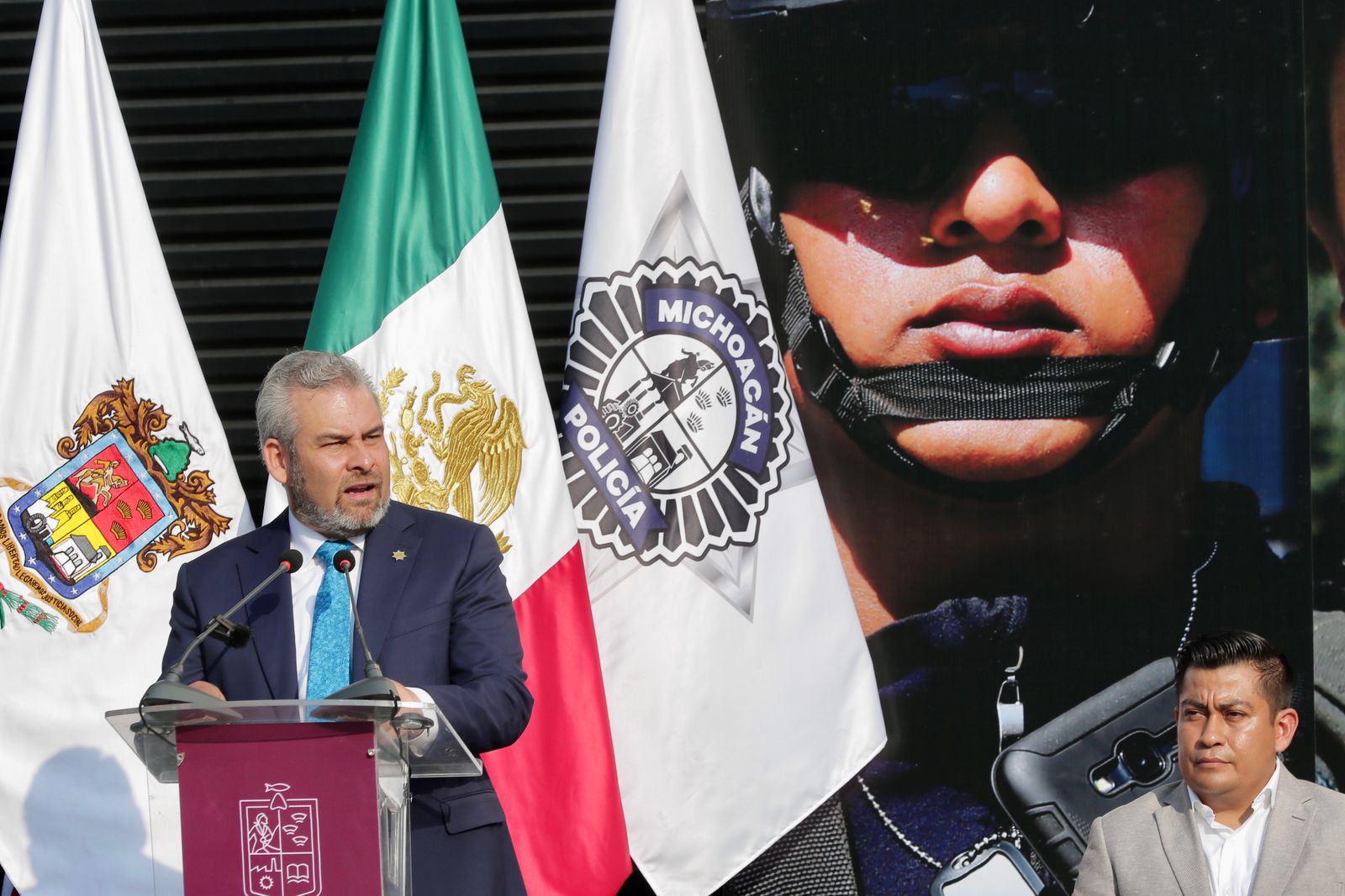 Combatir a todos los grupos criminales y frenar la impunidad, clave para la paz en Michoacán: Bedolla.