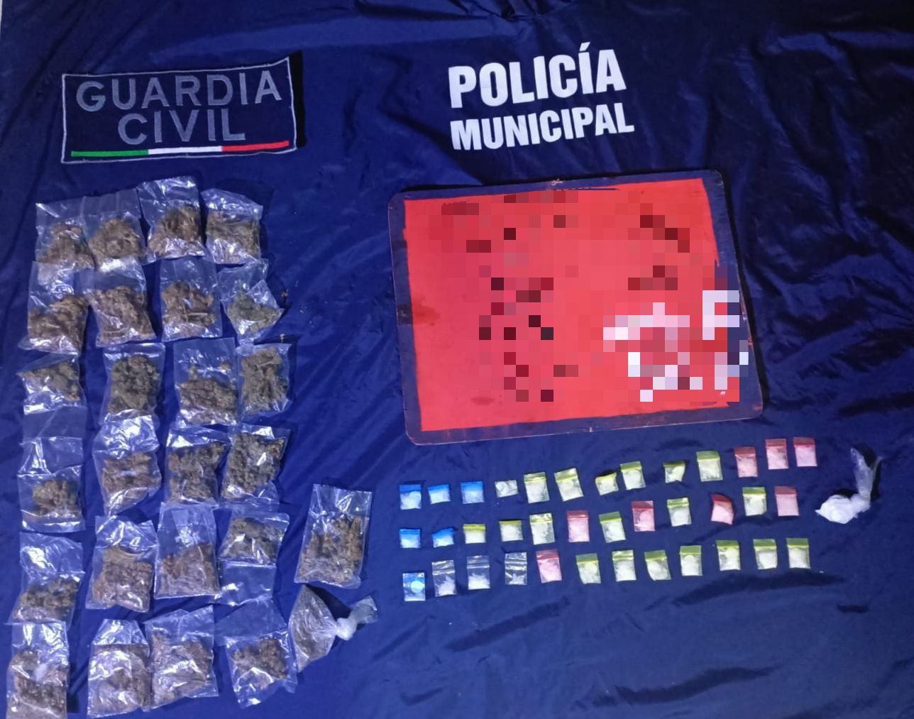Tras operativo en Jacona, SSP y Policía Municipal aseguran a 7 en posesión de vehículos con reporte de robo y 63 dosis de drogas