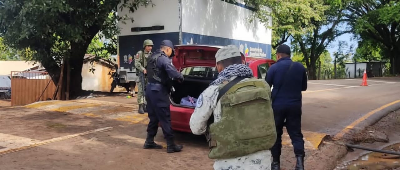 En Blindaje Zamora, SSP y Policía Municipal detienen a dos masculinos con mandato judicial vigente
