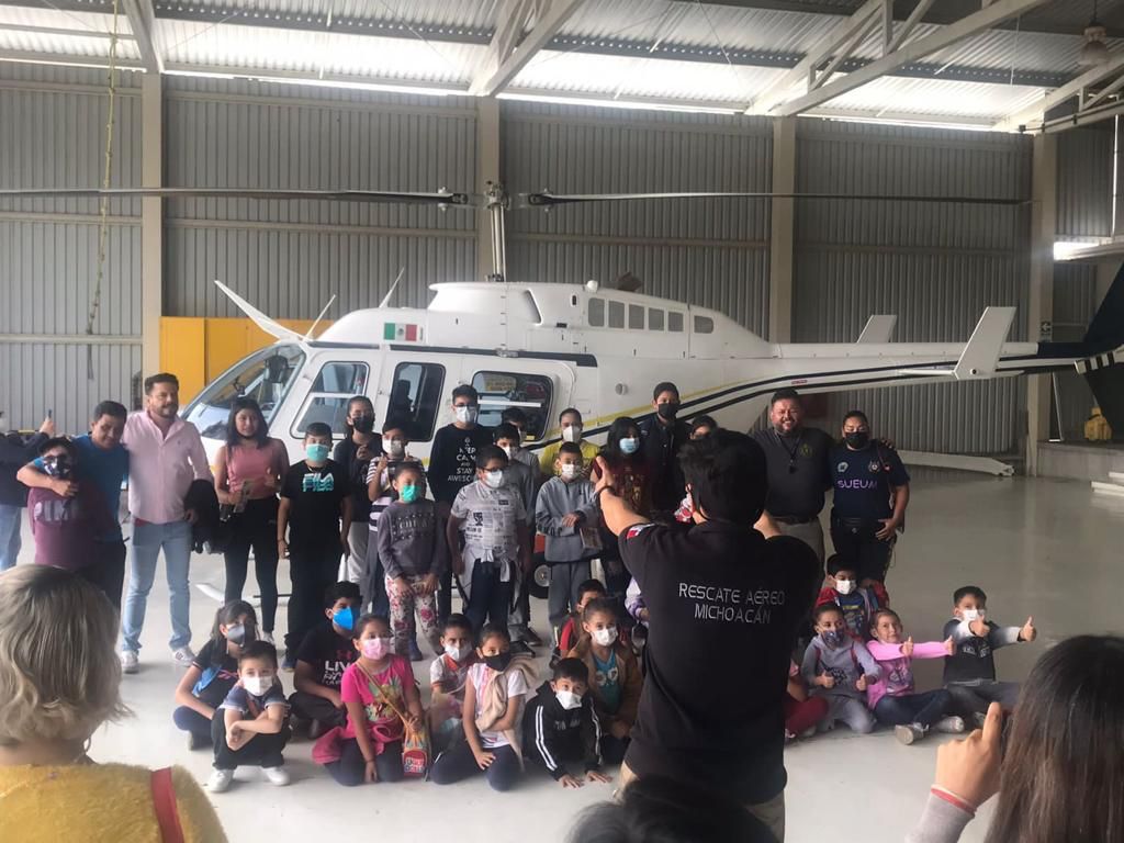 Servicios Aéreos de la SSP brinda taller a infantes sobre la prevención de accidentes