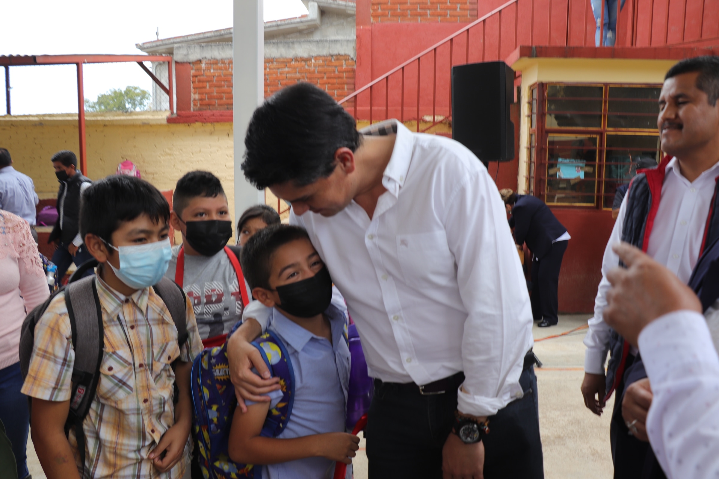 Zitácuaro tiene que ser líder en inversión educativa: Toño Ixtláhuac