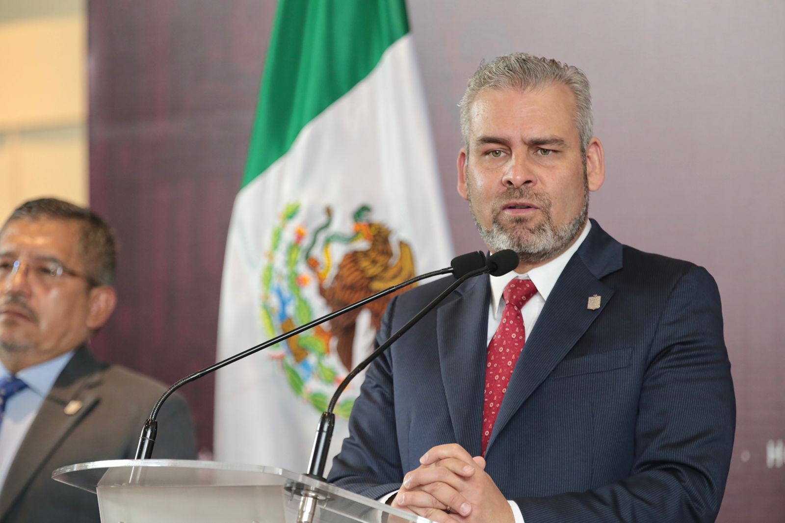 Mexicanos saldremos bien librados y fortalecidos de consulta en materia energética: Bedolla