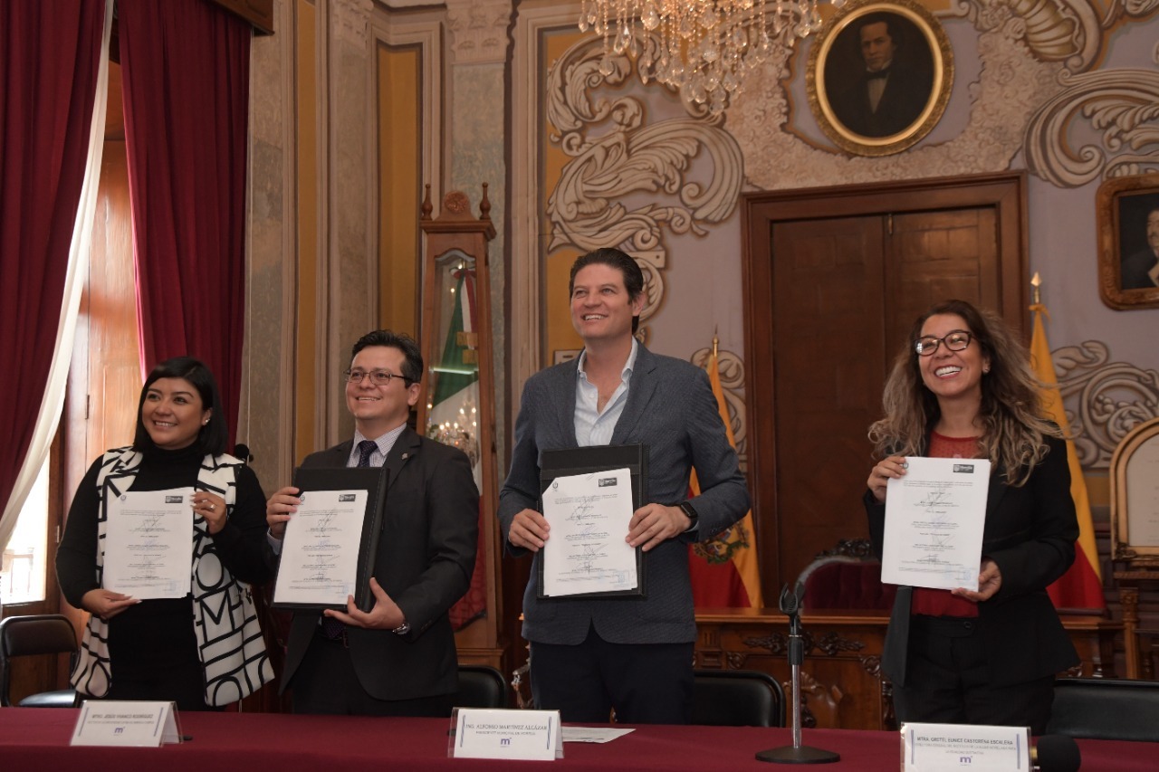 Firma de convenio entre IMMUJERIS y UNLA, contribuye a la construcción de la paz: Alfonso Martínez