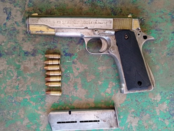 En Tangancícuaro, SSP detiene a dos en posesión de arma de fuego