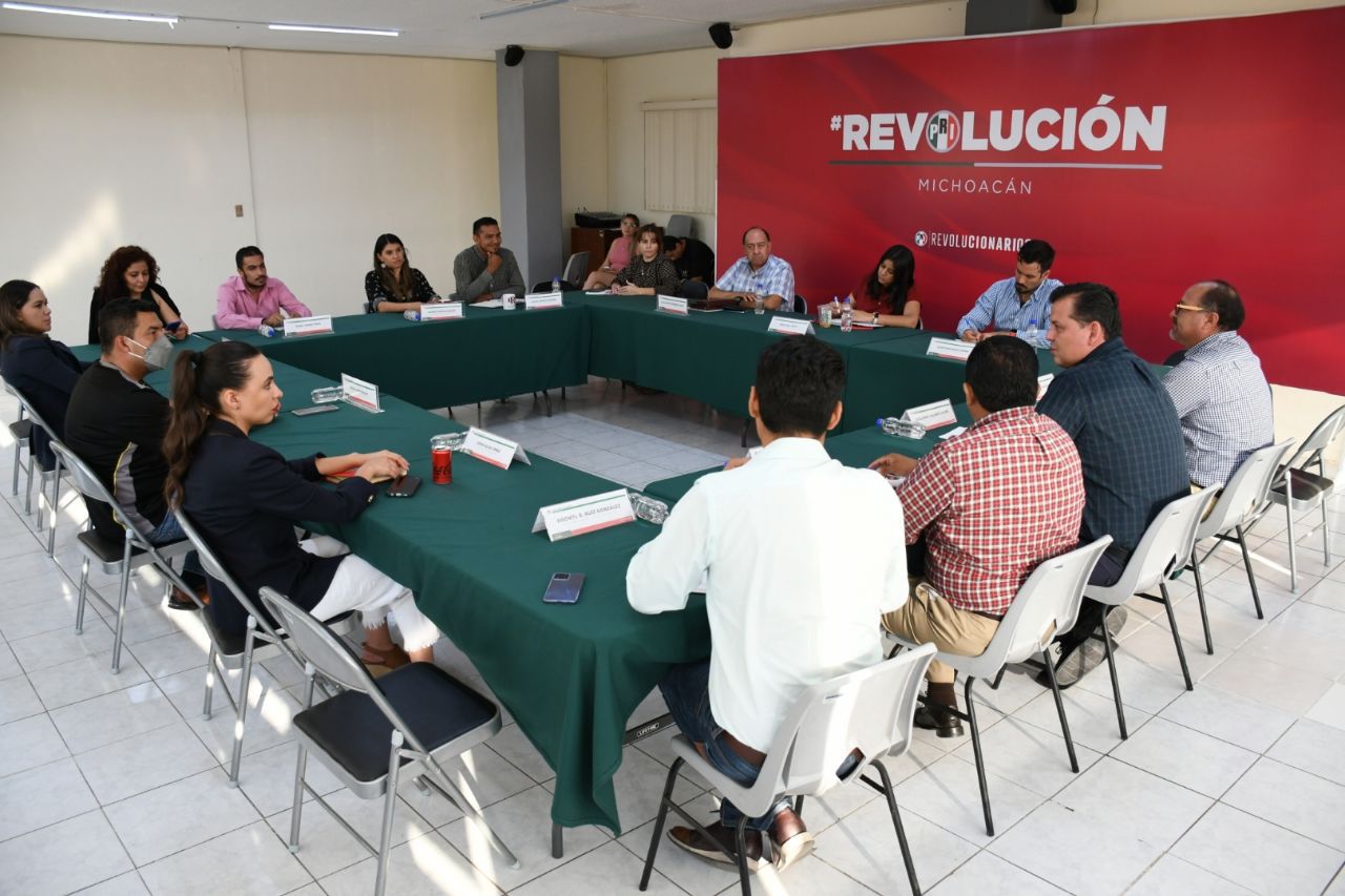 Crece apoyo a presidente nacional del PRI