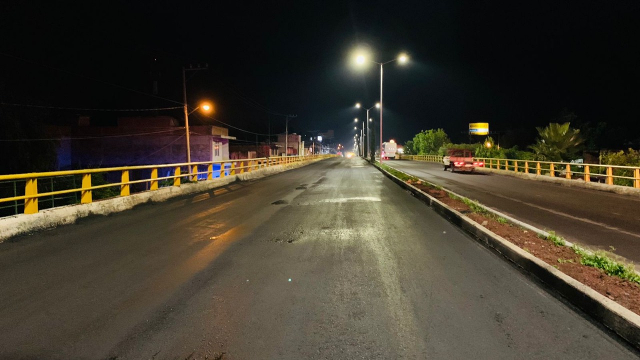 Se concluyó la aplicación de la carpeta asfáltica en los carriles norte y sur de la Avenida Morelos Oriente