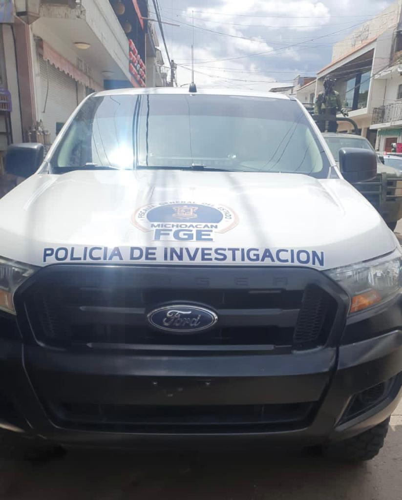 Hombres armados ingresan a un domicilio y asesinan a balazos a una mujer y dejan herido a su hijo