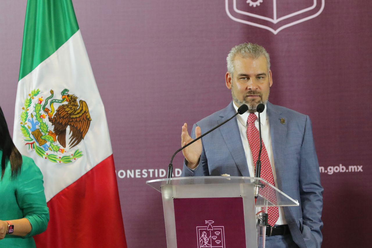 Perdidos durante gobierno anterior, más de $2 mil millones que eran para obra en municipios: Bedolla.