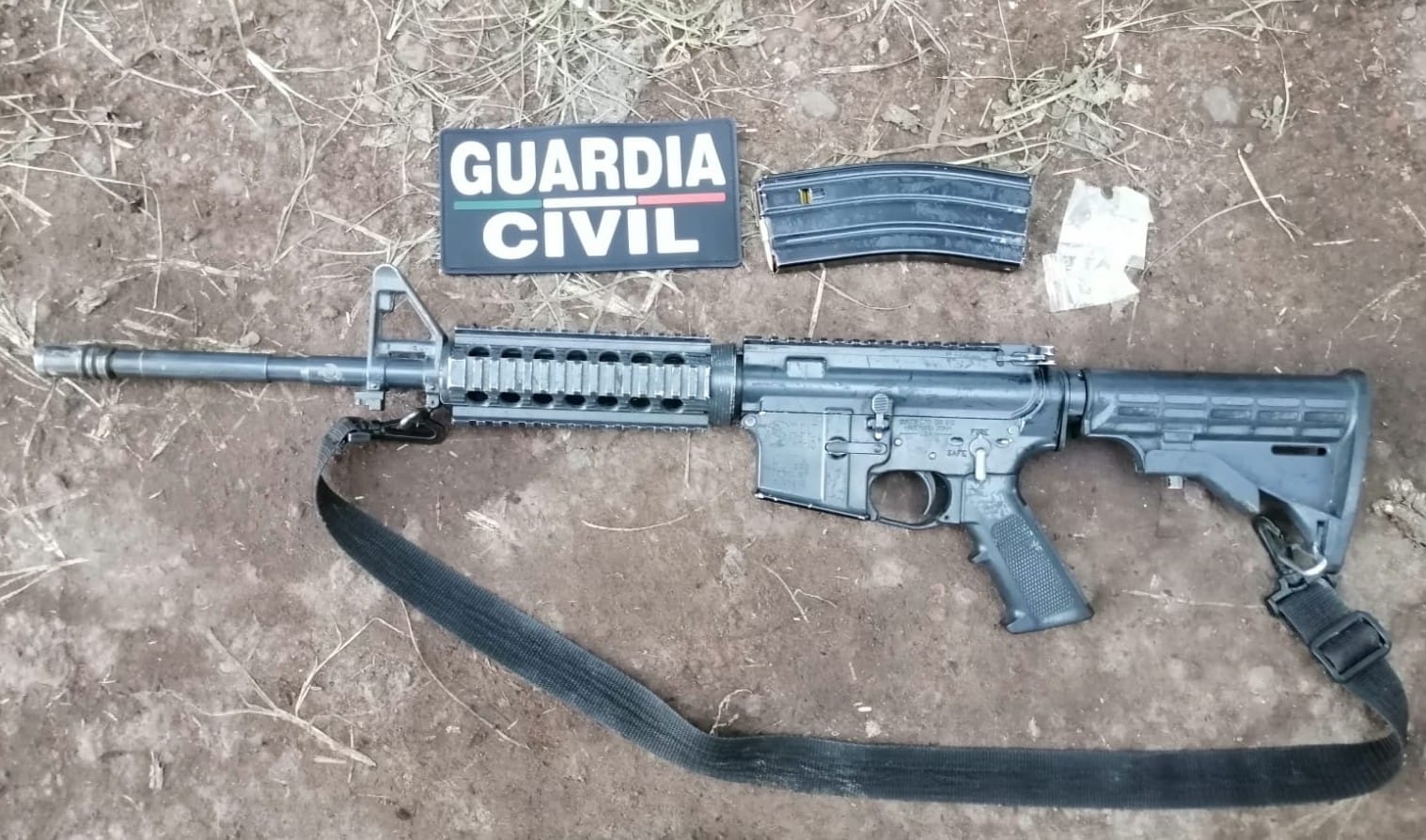 En Cuitzeo, SSP asegura vehículo con arma de fuego y cartuchos útiles en su interior