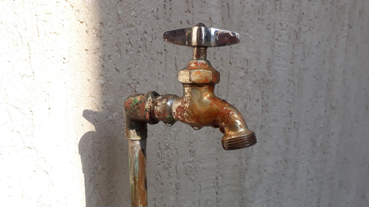 Recomienda OOAPAS revisar instalaciones para evitar fugas de agua