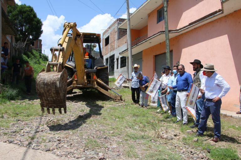 ​José Luis Téllez inició a los trabajos de construcción del Drenaje Sanitario de la calle El Mirador
