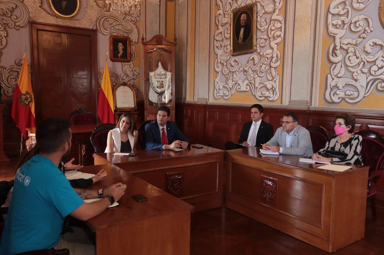 Alfonso Martínez sumará esfuerzos por la niñez con UNICEF