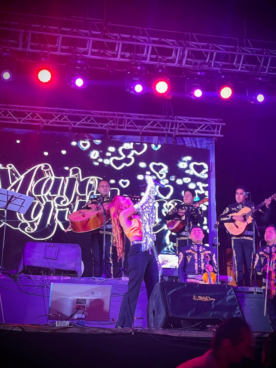 Espectacular cierre de la Feria del Cobre con la participación de Majo Aguilar.