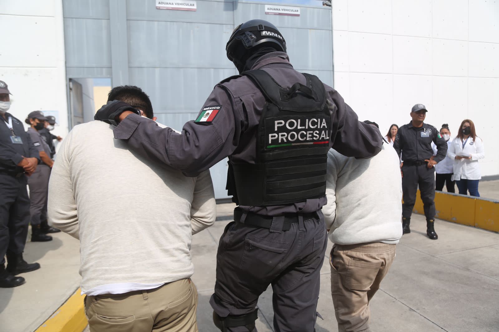 SSP brindó apoyo para traslado de 154 detenidos al Centro Penitenciario de Apatzingán.