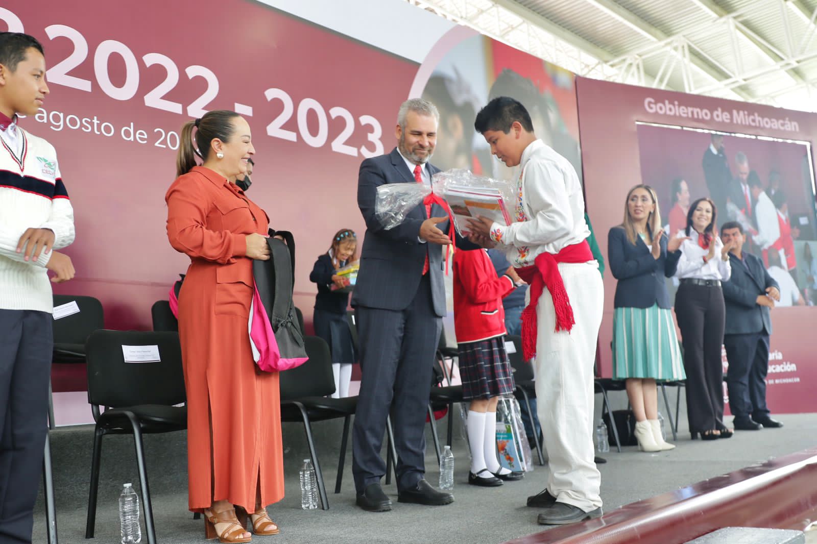 Arrancan gobernador y secretaria de Educación el Ciclo Escolar 2022-2023.
