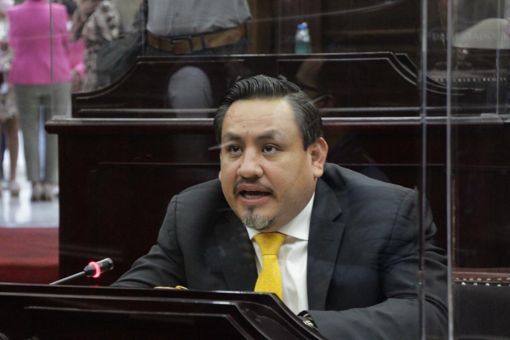 Hay que combatir el centralismo del gobierno federal que se ha instaurado desde la presidencia: Víctor Manríquez