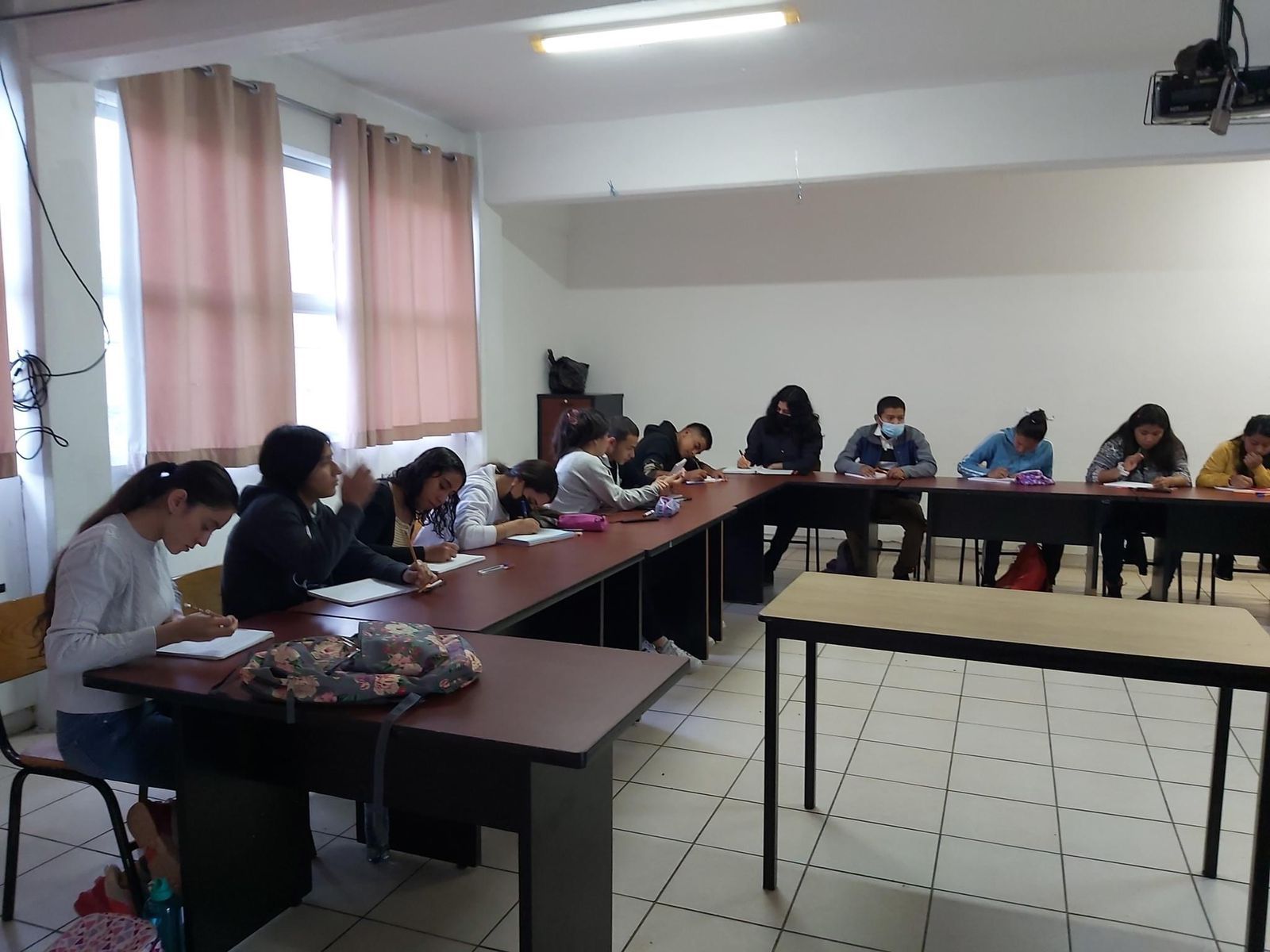Inician clases, en tiempo y forma, las ocho normales del estado