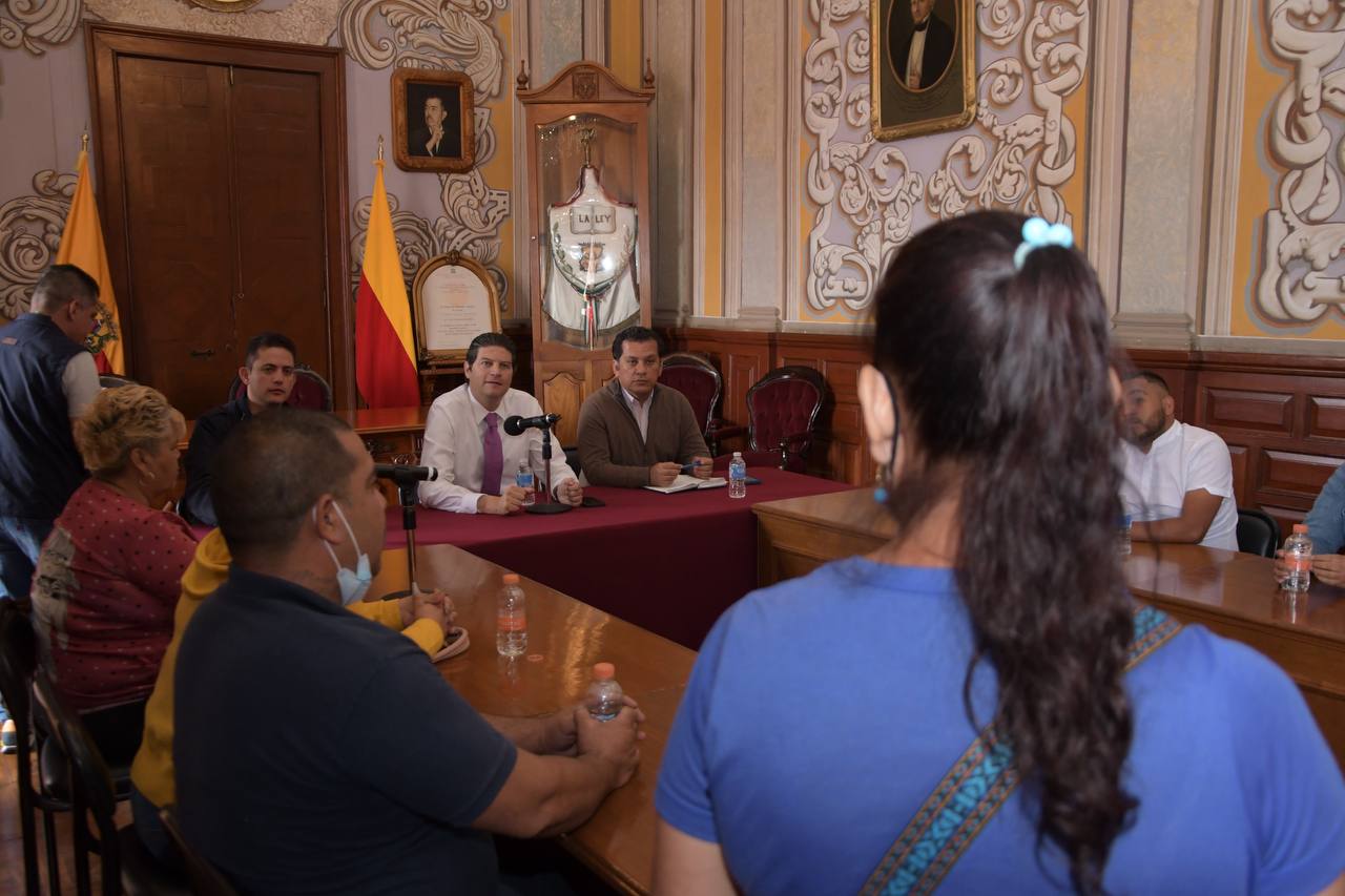 Refrenda Alfonso Martínez apoyo y solidaridad con damnificados de los granadazos