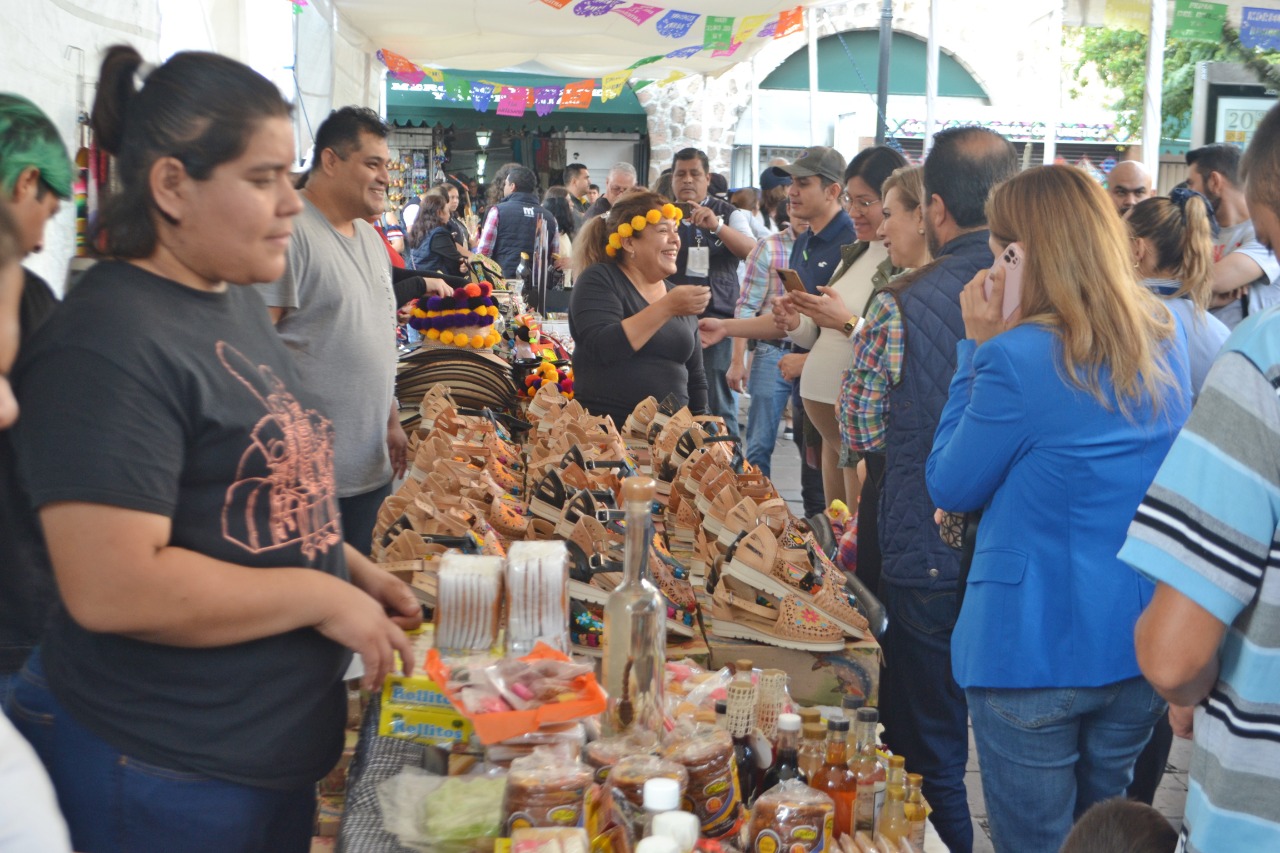 Con más de 900 productos michoacanos, arrancó el Festival del Dulce y la Artesanía en Morelia