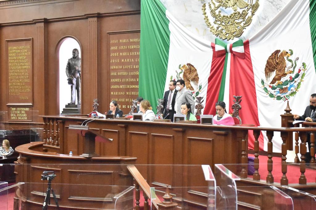 A la UMSNH, Presea “Constitución de 1814”, determina la 75 Legislatura