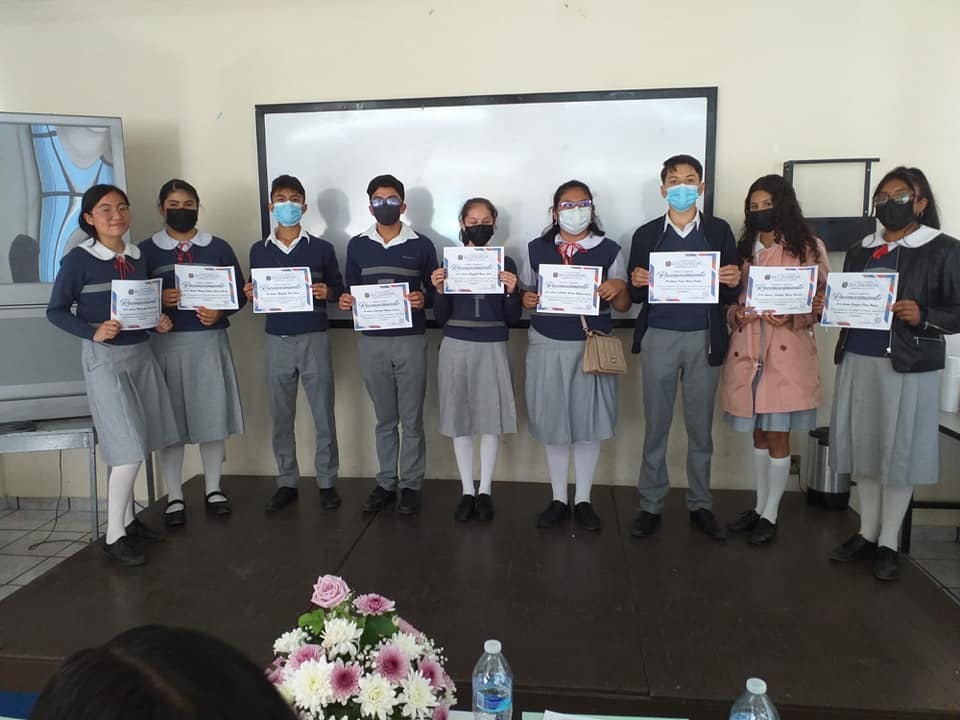 En Prepa Taximaroa para celebrar el 46 aniversario hubo concurso de canto, oratoria y declamación