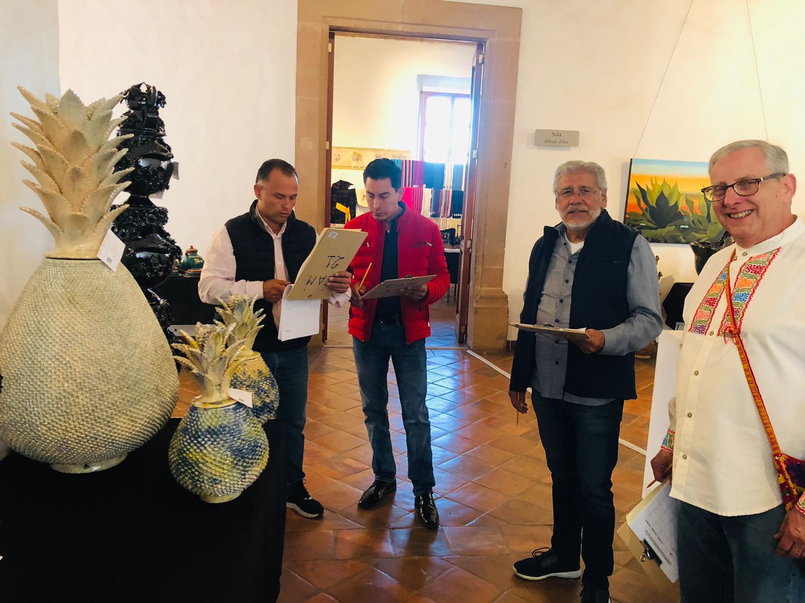 Participan mil 176 artesanos en el Concurso Estatal de Artesanías en Pátzcuaro
