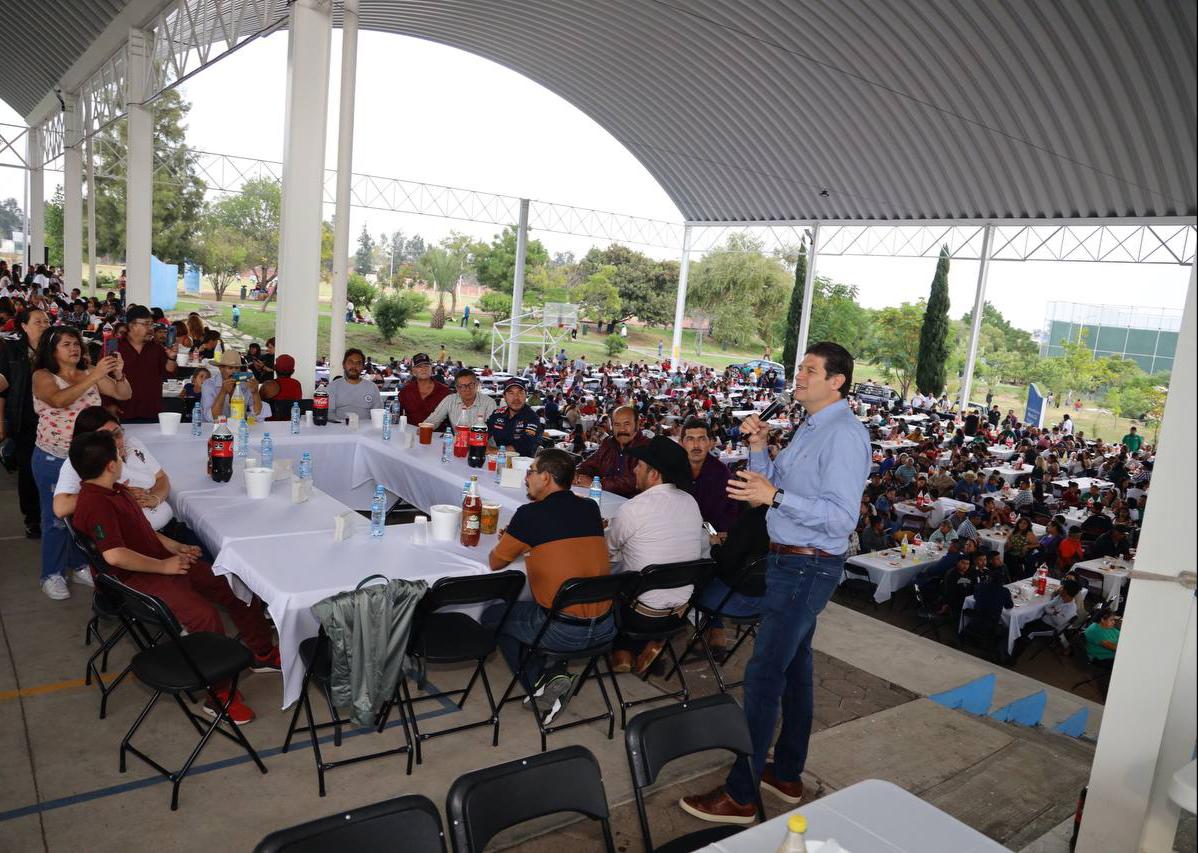 Líderes de empresas recolectoras de basura, reconocen labor de Alfonso Martínez