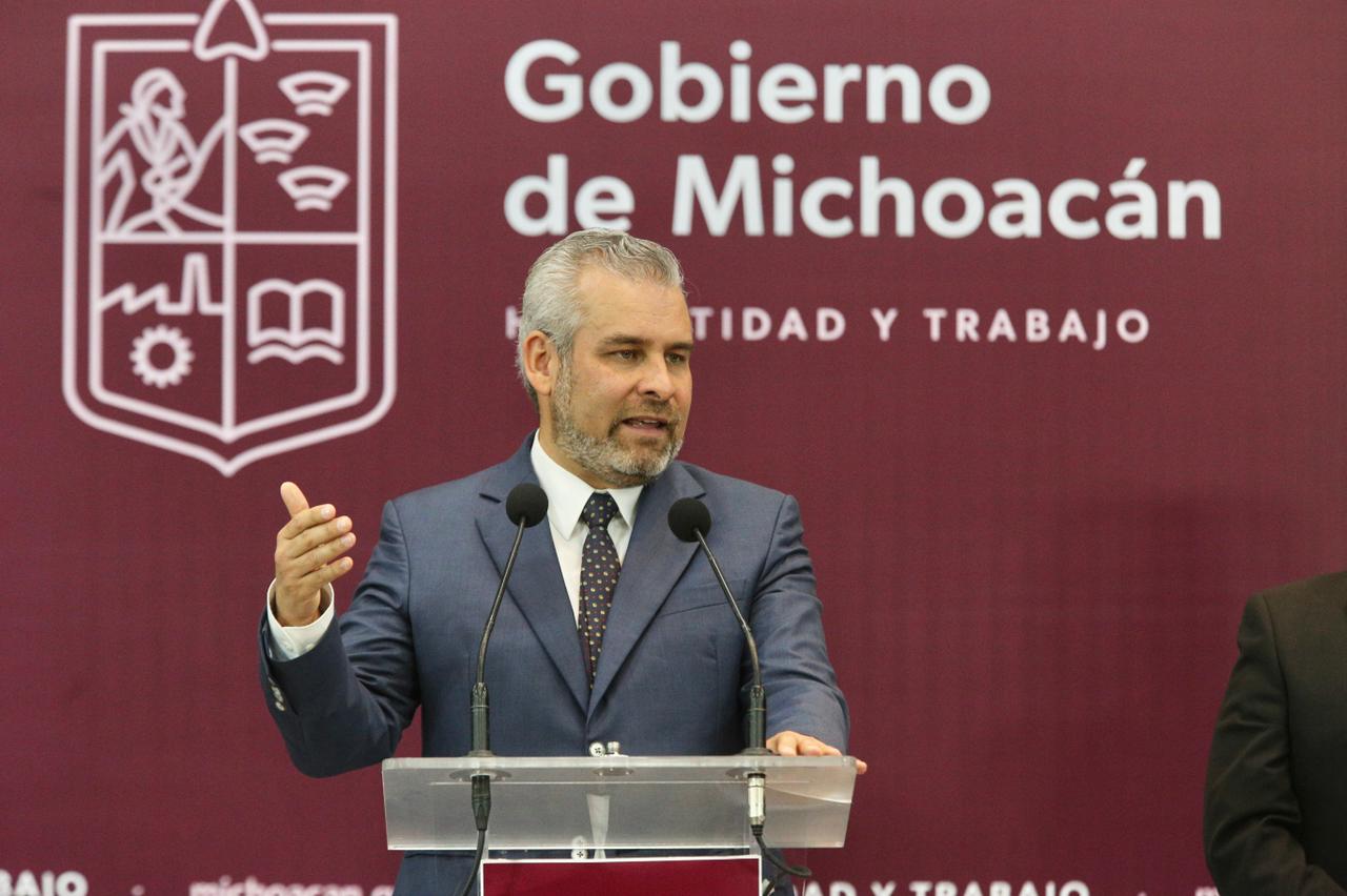 Bedolla urge al Congreso derogar ley que obliga el uso del cubrebocas en Michoacán
