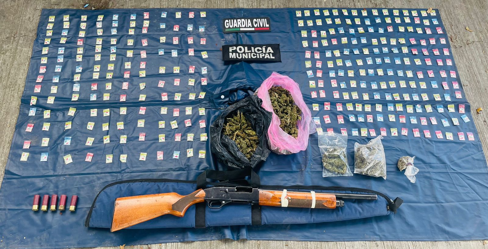 Guardia Civil y Policía Municipal, detienen a cuatro en Jacona con vehículo, arma y drogas.