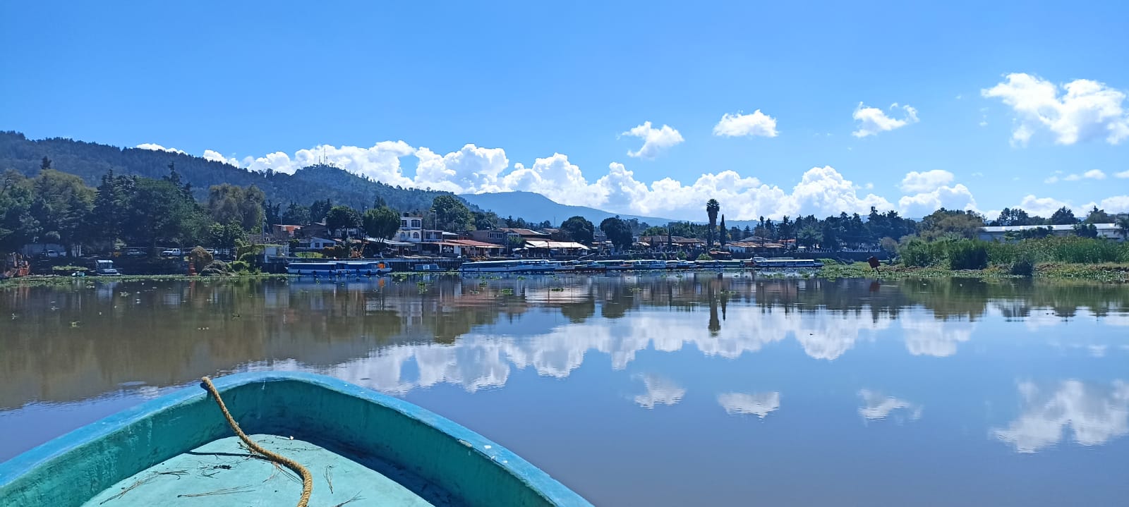Listos los muelles del lago de Pátzcuaro para Noche de Muertos: Compesca.