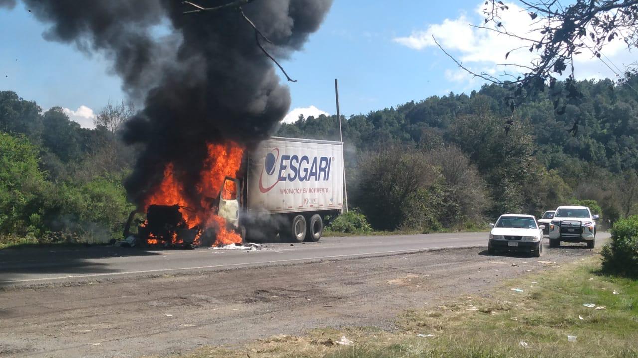 Apegada a derecho, detención de supuestos egresados normalistas que incendiaban coche: Segob.